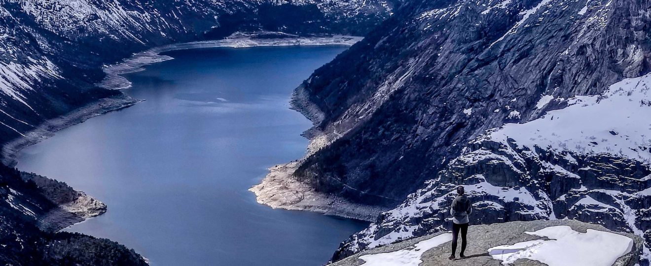 Vue du rocher sur Trolltunga