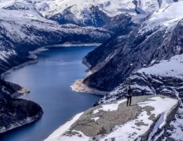 Vue du rocher sur Trolltunga