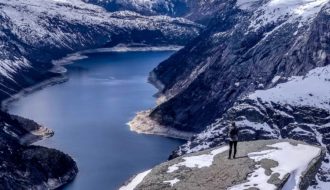 Vue du rocher sur Trolltunga